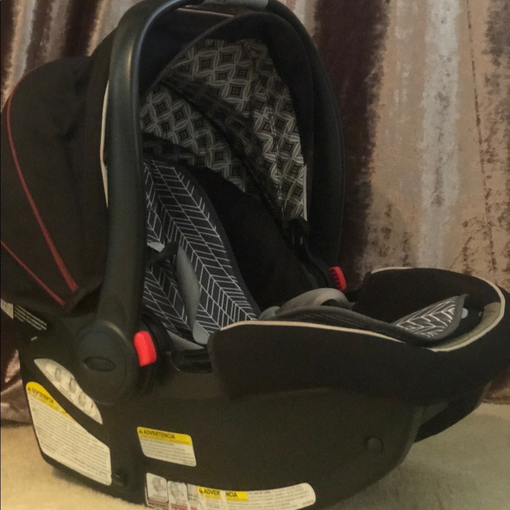 Graco click connect  stroller and a car seat.